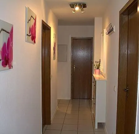 Elegante In Apartment *